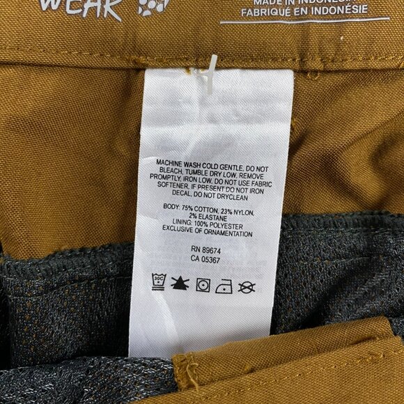 NWOT Mountain Hardwear AP Shorts Mens 42 x 18 Inseam Hiking Walking Outdoors - Picture 8 of 13